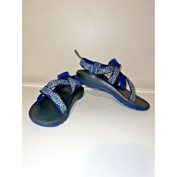 CHACO Youth Black Blue Outdoor Hike Performance Sandals Sz 2 - Picture 1 of 9